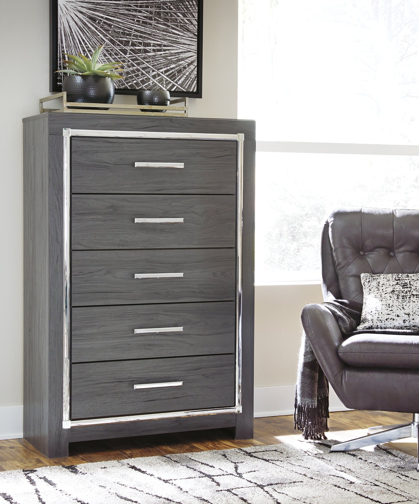 Lodanna Five Drawer Chest