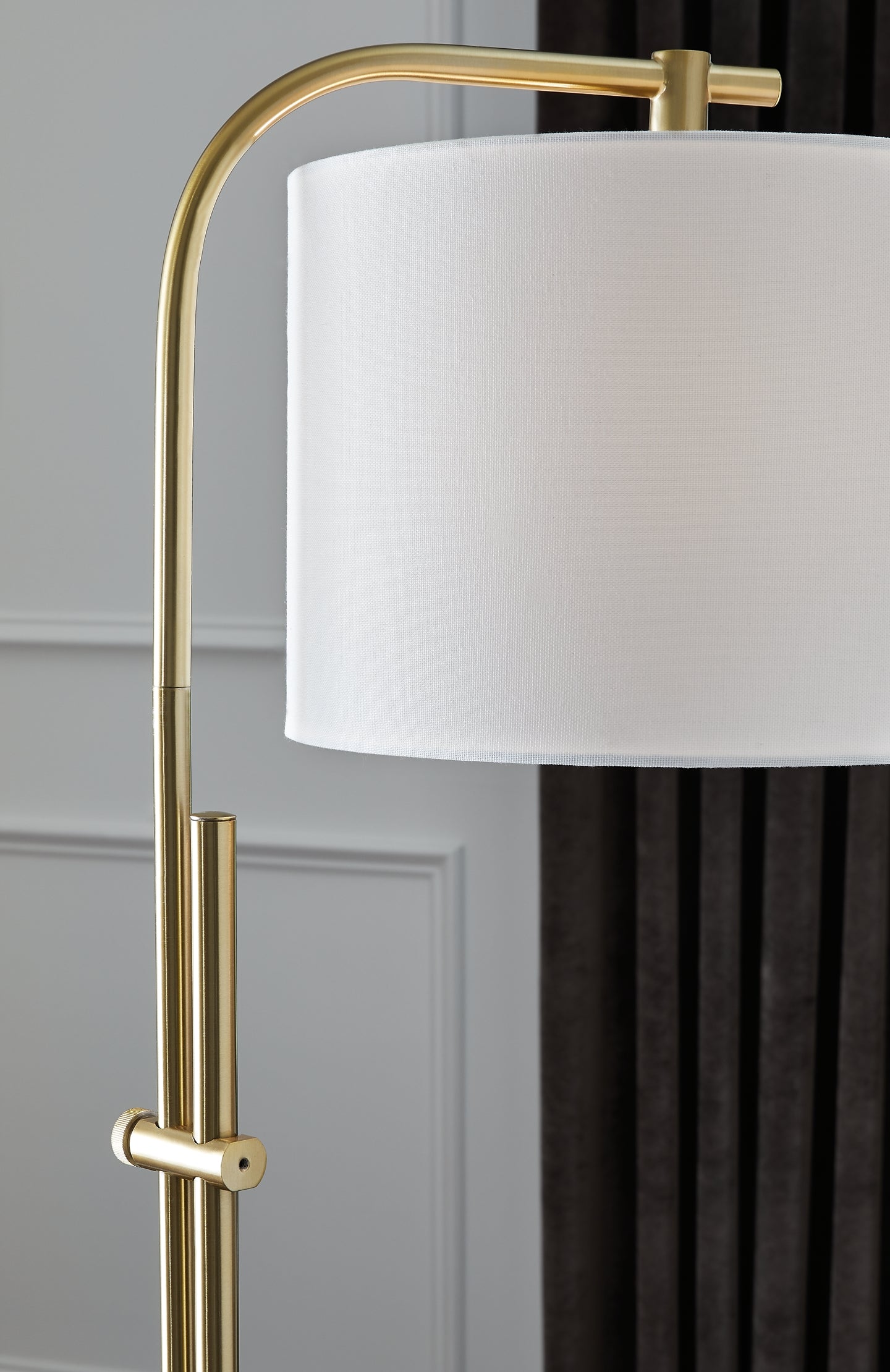 Ashley Express - Baronvale Metal Floor Lamp (1/CN)