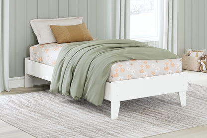 Ashley Express - Hallityn  Platform Bed