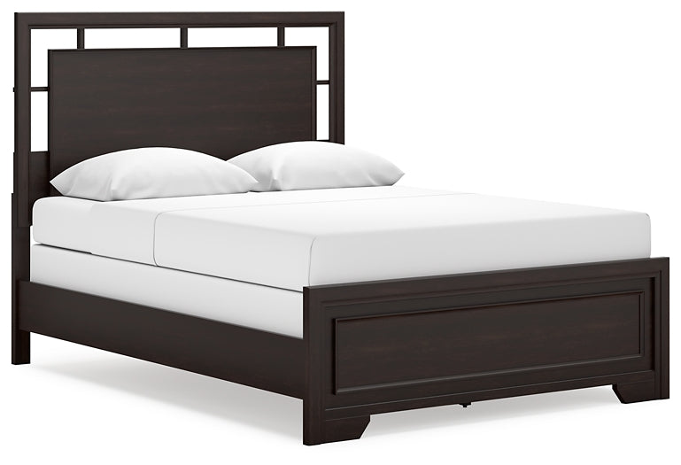 Covetown Queen Panel Bed with Dresser