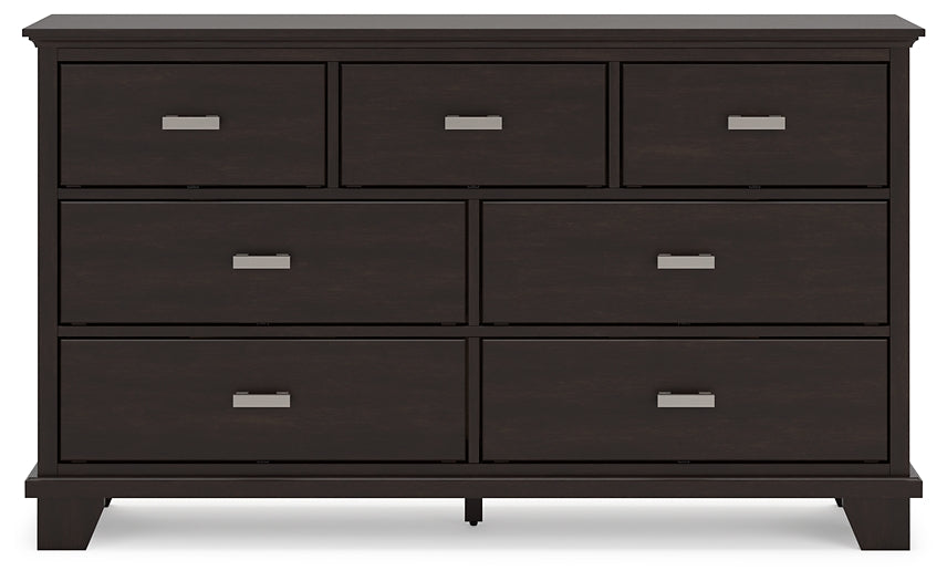 Covetown California King Panel Bed with Dresser