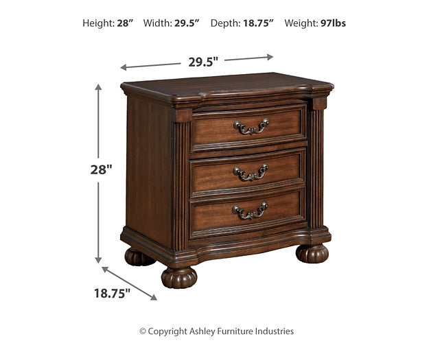 Lavinton California King Poster Bed with Dresser and Nightstand