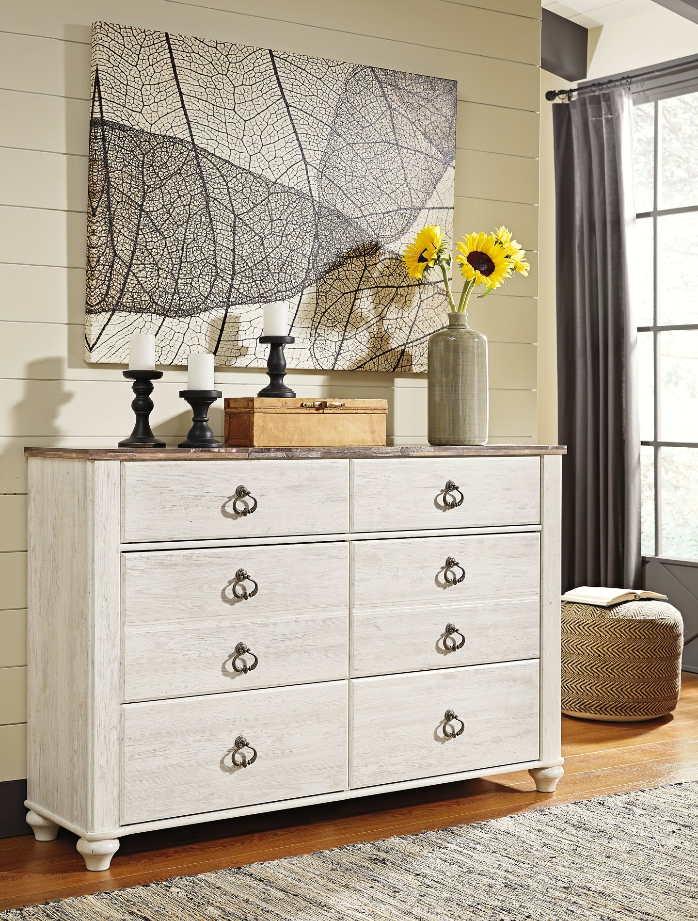 Willowton King Panel Bed with Dresser and Nightstand